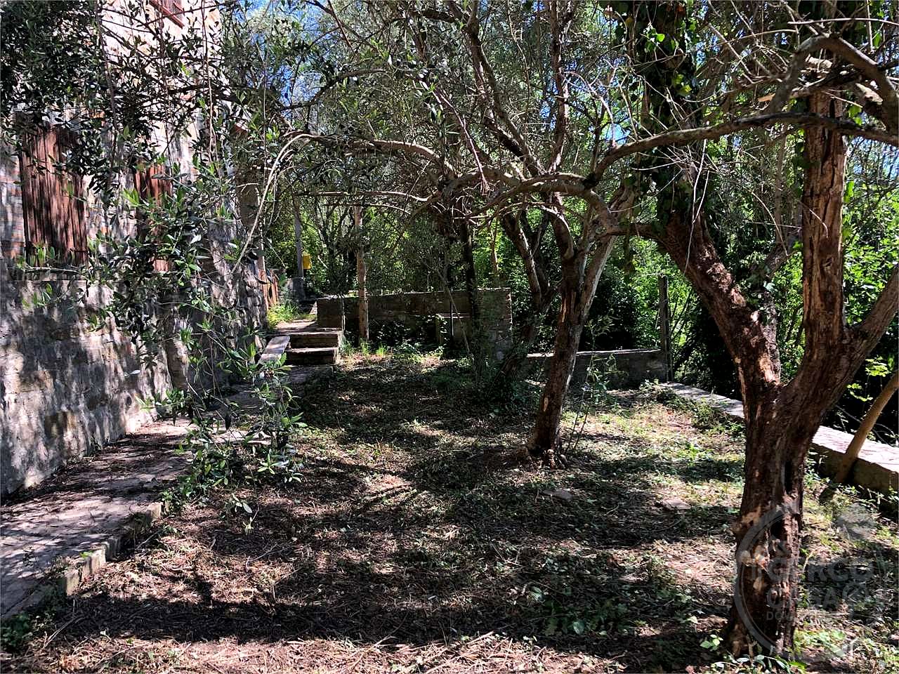 MONTE CASTELLO DI VIBIO - DOGLIO: DUE UNITA' ABITATIVE CON GIARDINO E TERRENO
