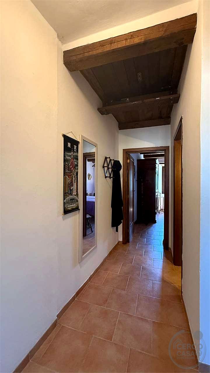 GIANO DELL'UMBRIA: CIELO-TERRA IN PIETRA CON CORTE ESCLUSIVA E DEPENDANCE
