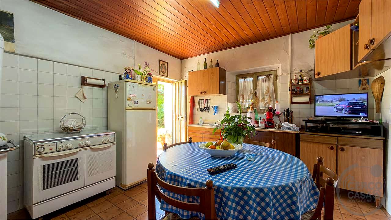 CINIGIANO: TENUTA AGRICOLA CON VISTA SUL MONTE AMIATA