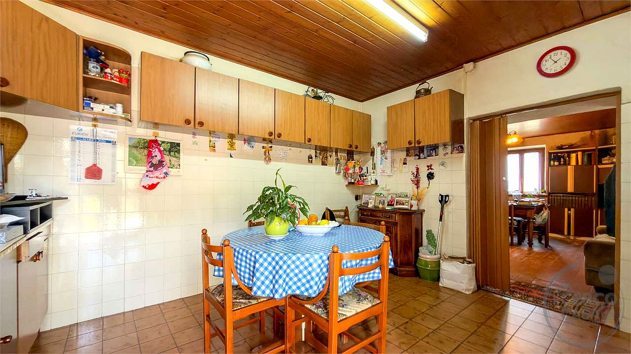 CINIGIANO: TENUTA AGRICOLA CON VISTA SUL MONTE AMIATA