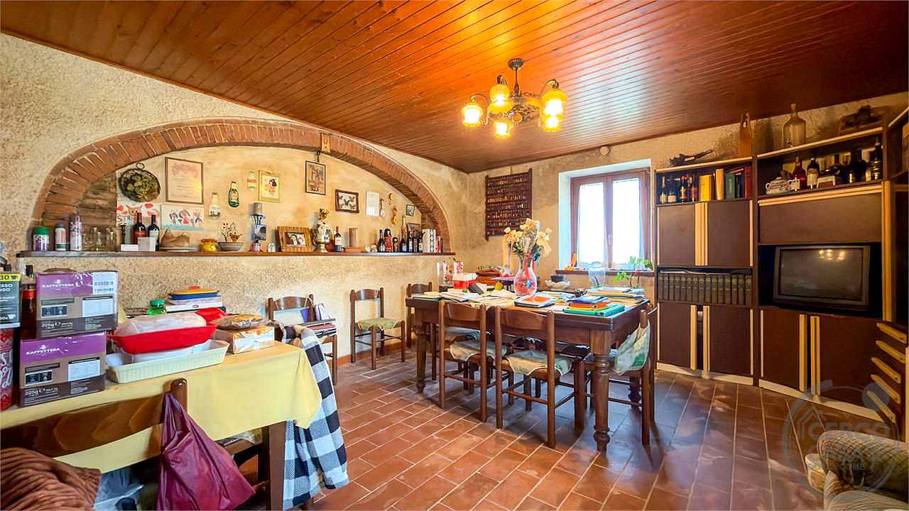 CINIGIANO: TENUTA AGRICOLA CON VISTA SUL MONTE AMIATA