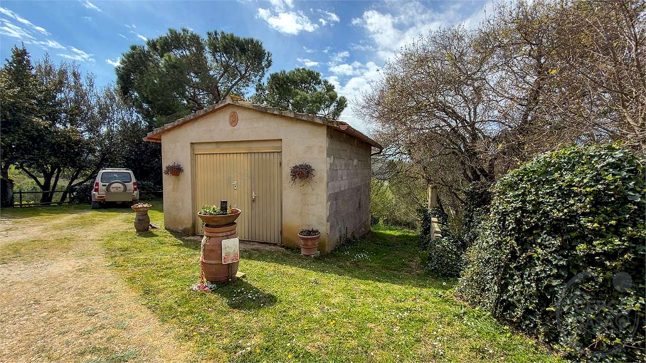 CINIGIANO: TENUTA AGRICOLA CON VISTA SUL MONTE AMIATA