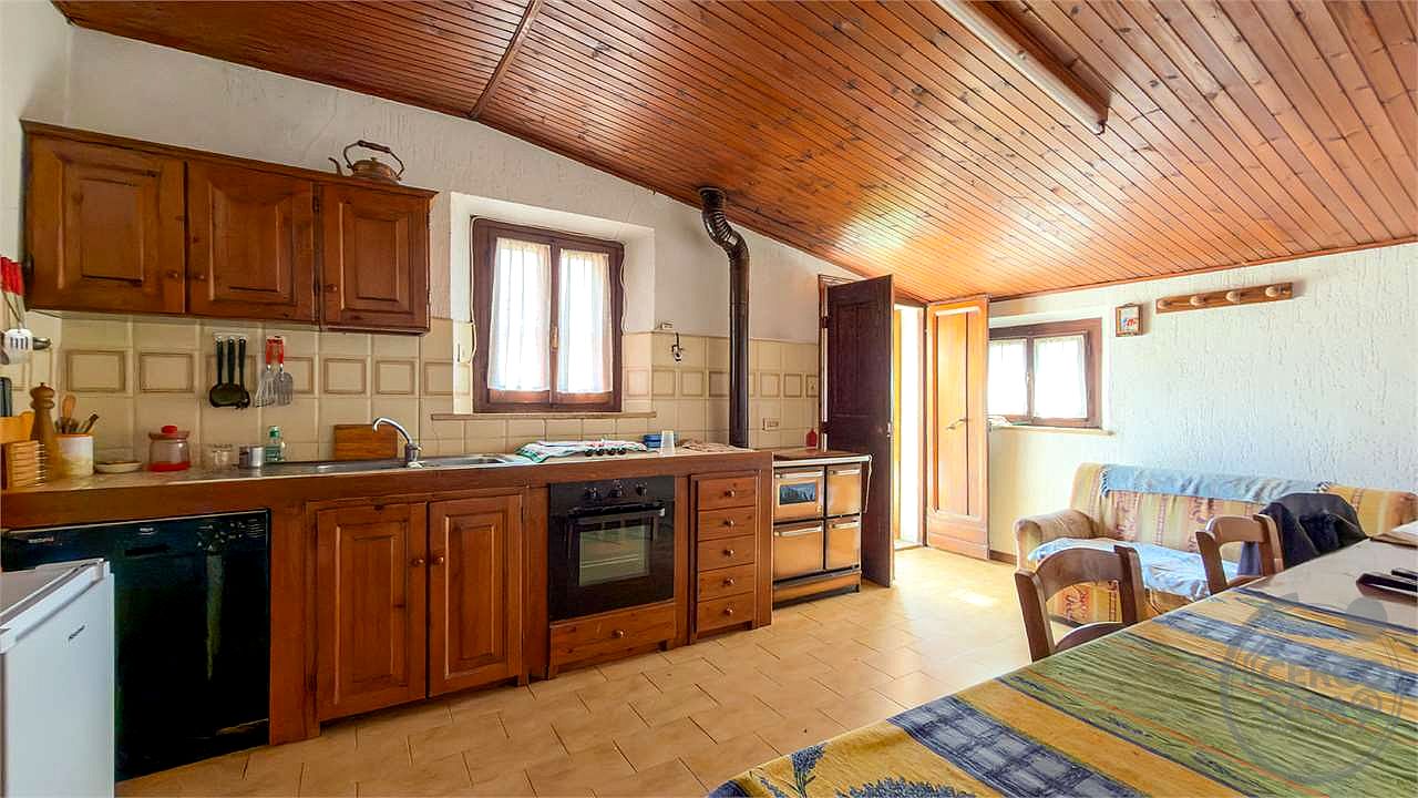 CINIGIANO: TENUTA AGRICOLA CON VISTA SUL MONTE AMIATA