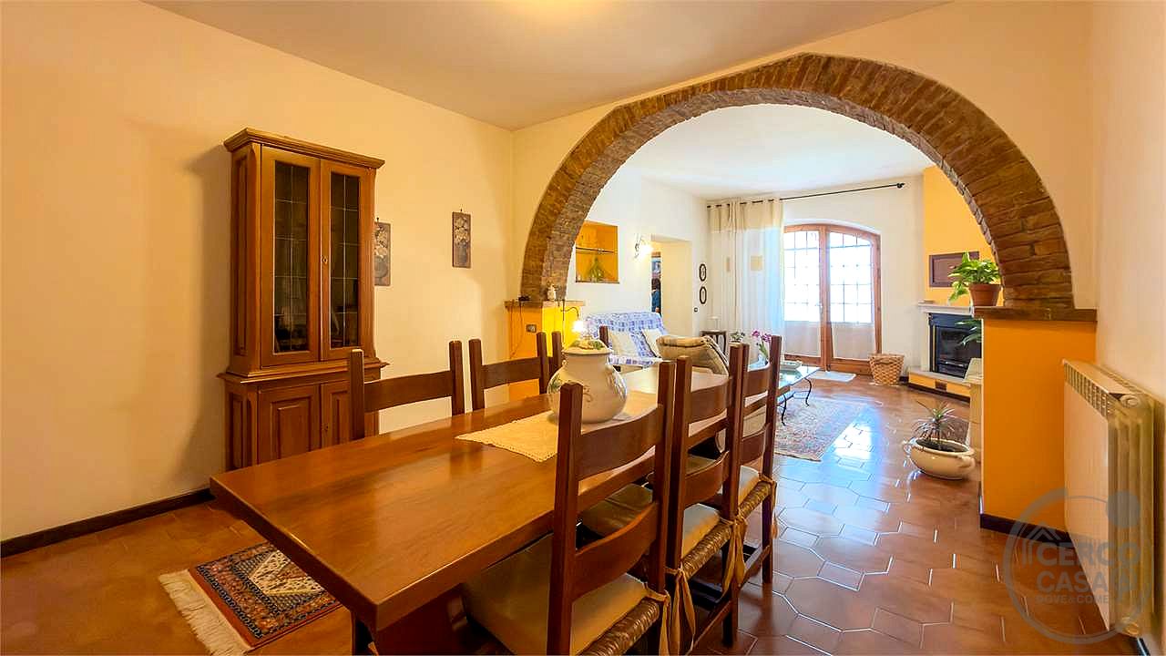 CINIGIANO: TENUTA AGRICOLA CON VISTA SUL MONTE AMIATA