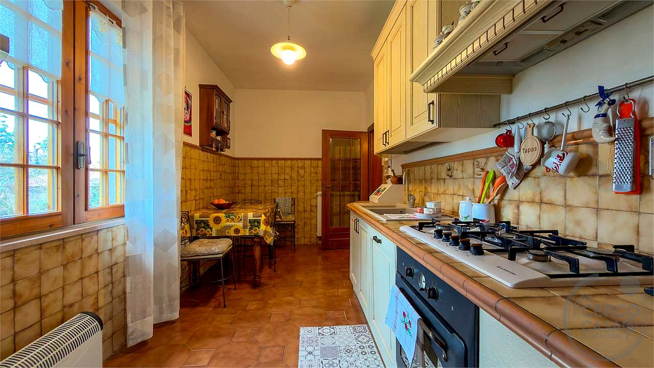 CINIGIANO: TENUTA AGRICOLA CON VISTA SUL MONTE AMIATA