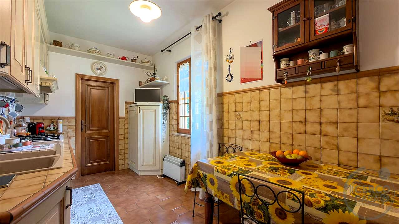 CINIGIANO: TENUTA AGRICOLA CON VISTA SUL MONTE AMIATA