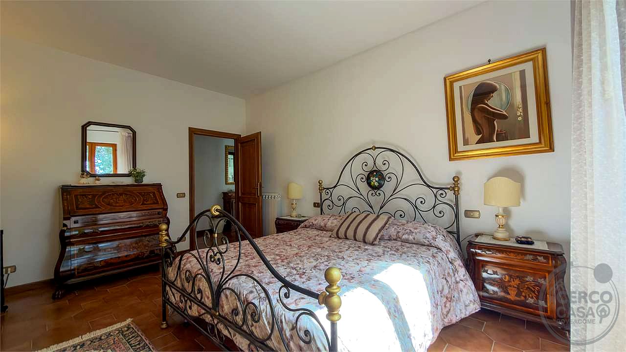 CINIGIANO: TENUTA AGRICOLA CON VISTA SUL MONTE AMIATA