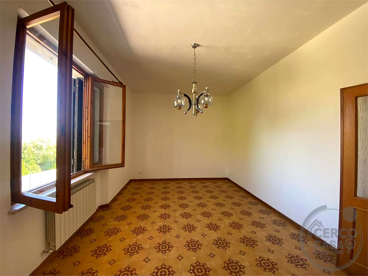 MARSCIANO - CERQUETO: PORZIONE DI VILLA INDIPENDENTE CON GIARDINO
