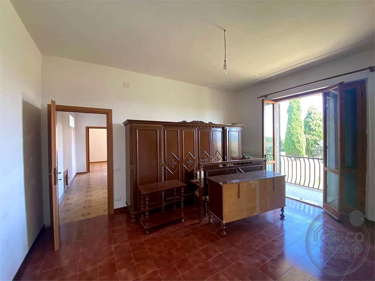 MARSCIANO - CERQUETO: PORZIONE DI VILLA INDIPENDENTE CON GIARDINO