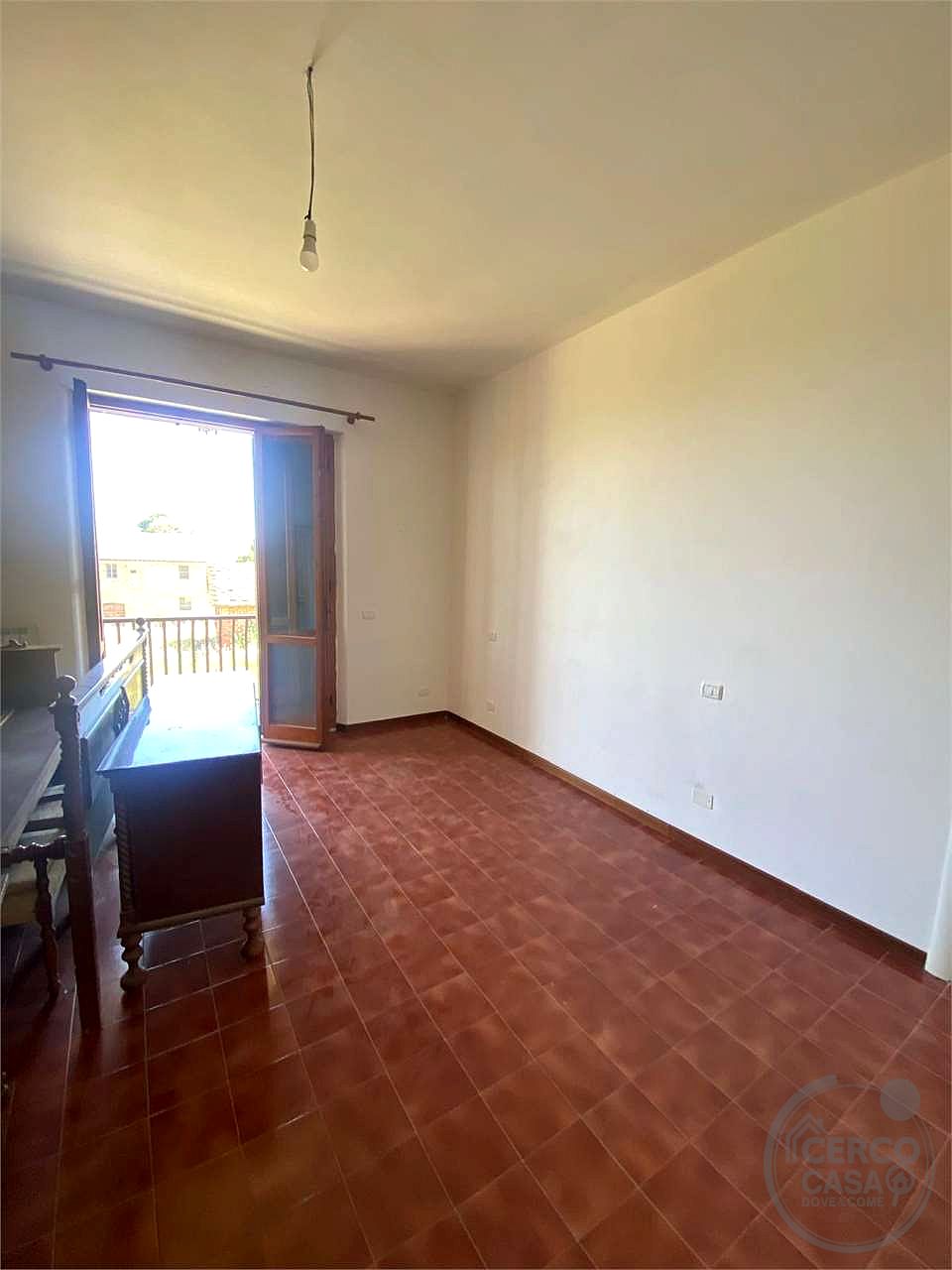 MARSCIANO - CERQUETO: PORZIONE DI VILLA INDIPENDENTE CON GIARDINO