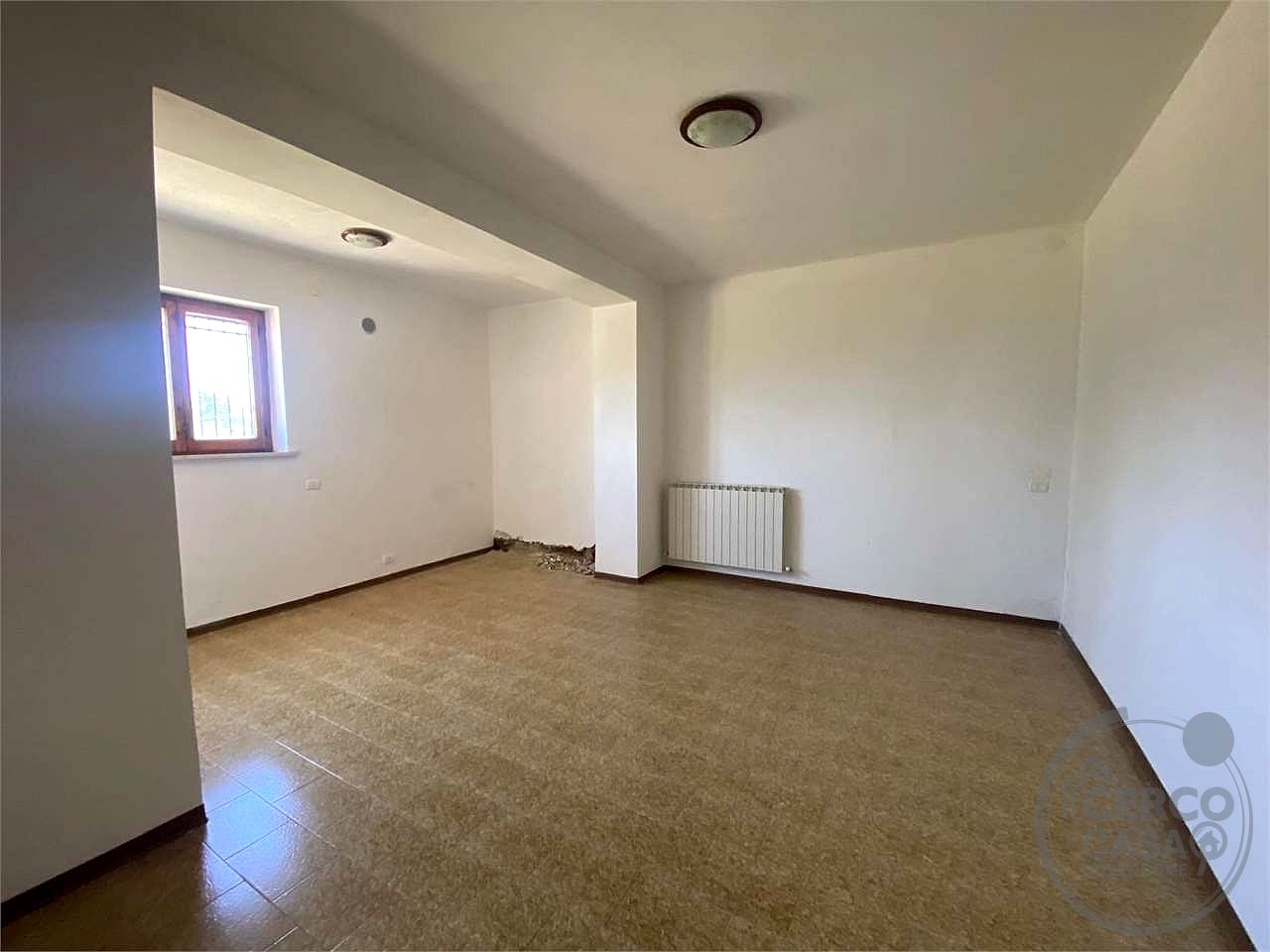 MARSCIANO - CERQUETO: PORZIONE DI VILLA INDIPENDENTE CON GIARDINO