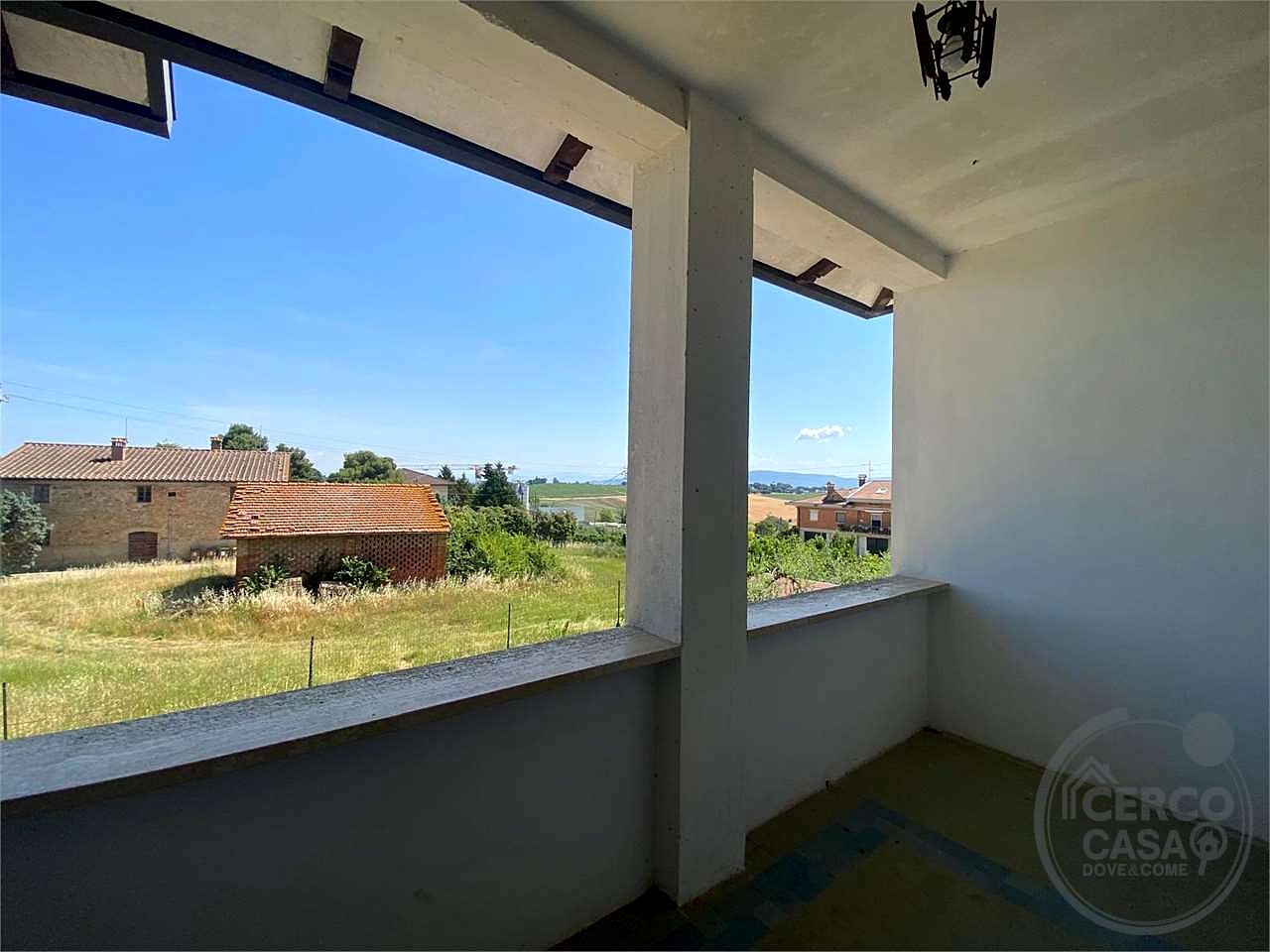 MARSCIANO - CERQUETO: PORZIONE DI VILLA INDIPENDENTE CON GIARDINO