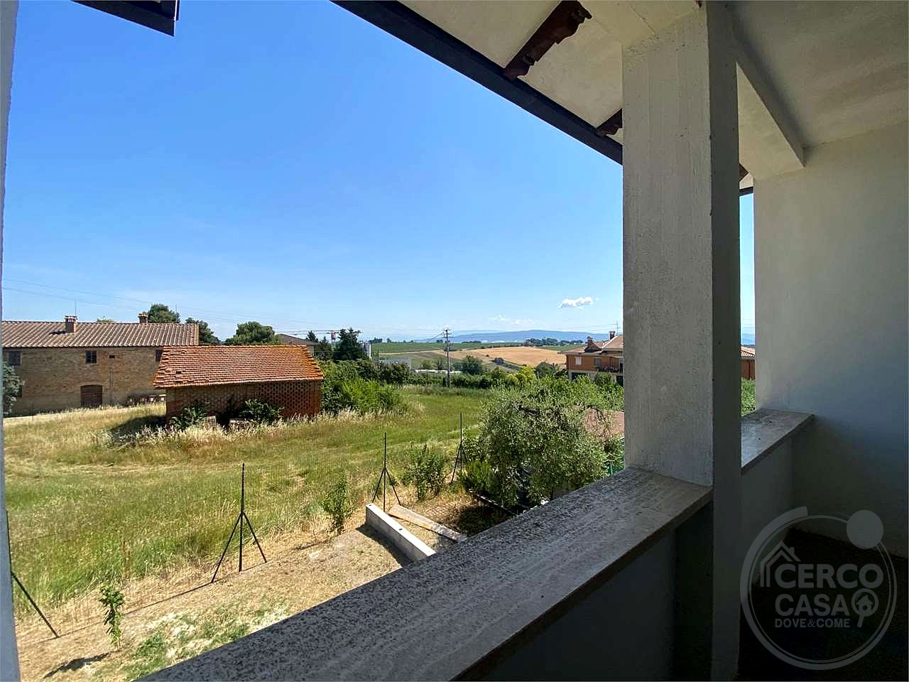 MARSCIANO - CERQUETO: PORZIONE DI VILLA INDIPENDENTE CON GIARDINO