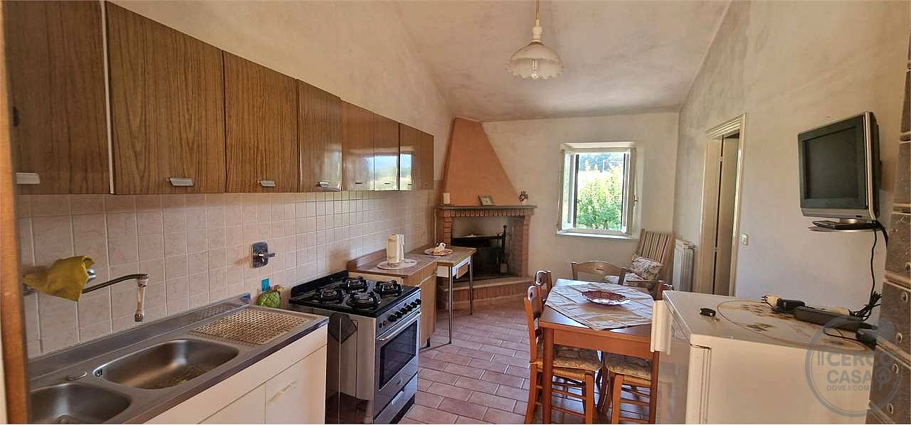 MASSA MARTANA - CASTEL RINALDI: APPARTAMENTO ARREDATO CON GARAGE