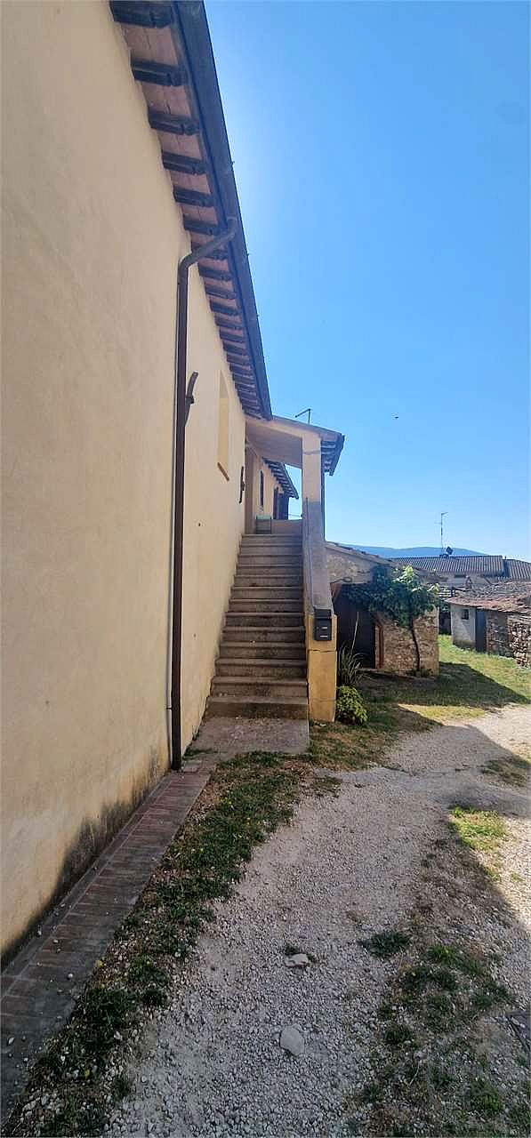 MASSA MARTANA - CASTEL RINALDI: APPARTAMENTO ARREDATO CON GARAGE