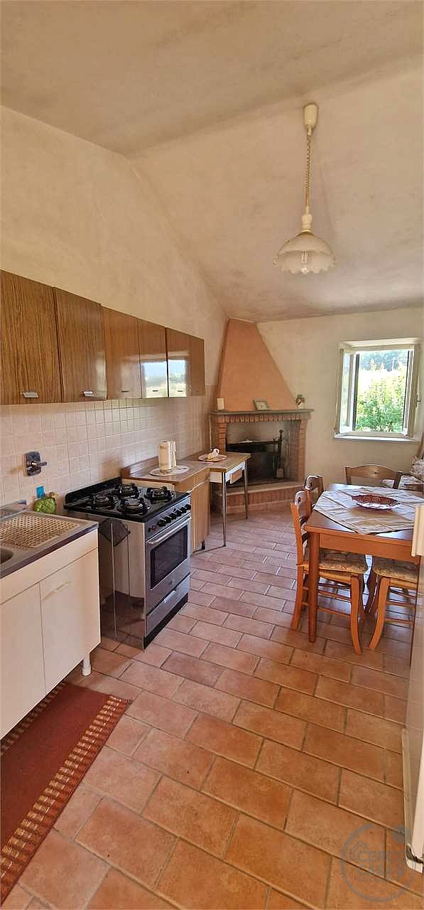 MASSA MARTANA - CASTEL RINALDI: APPARTAMENTO ARREDATO CON GARAGE