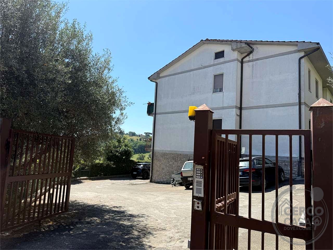 PERUGIA - SAN MARCO: APPARTAMENTO PANORAMICO CON GARAGE E FONDO