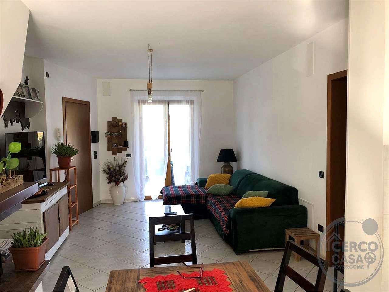 DERUTA : VILLA DI RECENTE COSTRUZIONE CON GIARDINO ESCLUSIVO