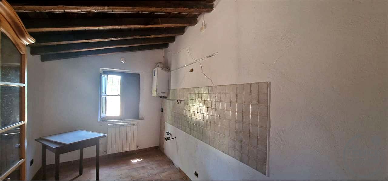 GUALDO CATTANEO - SARAGANO - CASALE CON TERRENO