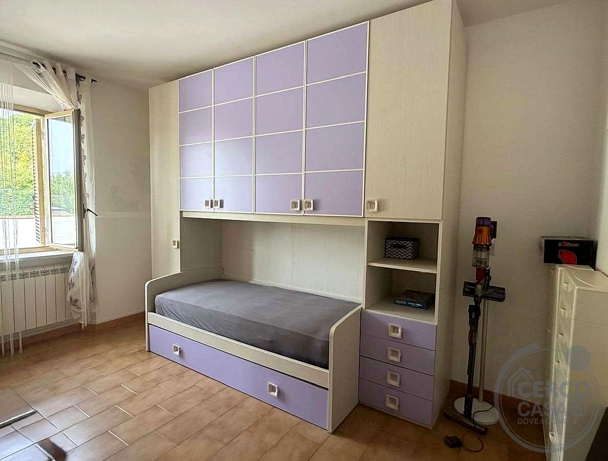 TODI - PANTALLA - CASA SINGOLA CON GIARDINO