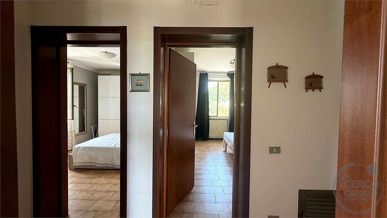 TODI - PANTALLA - CASA SINGOLA CON GIARDINO