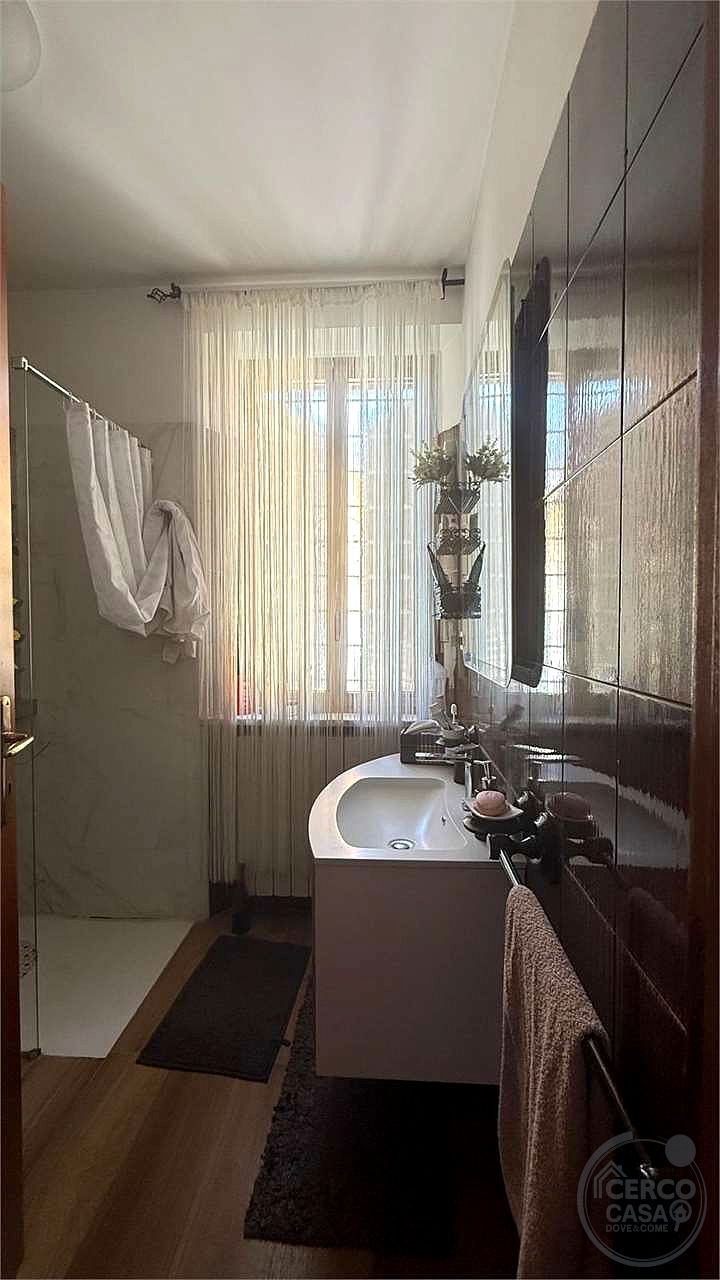 TODI - PANTALLA - CASA SINGOLA CON GIARDINO