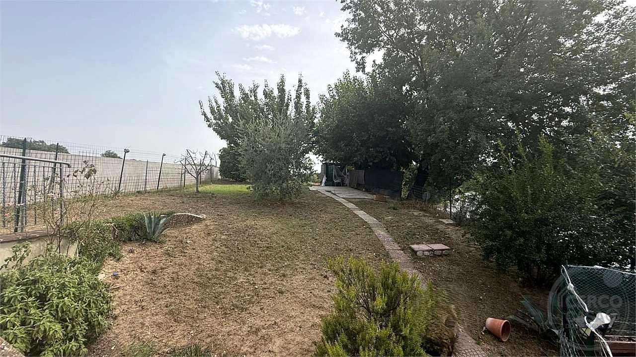 TODI - PANTALLA - CASA SINGOLA CON GIARDINO