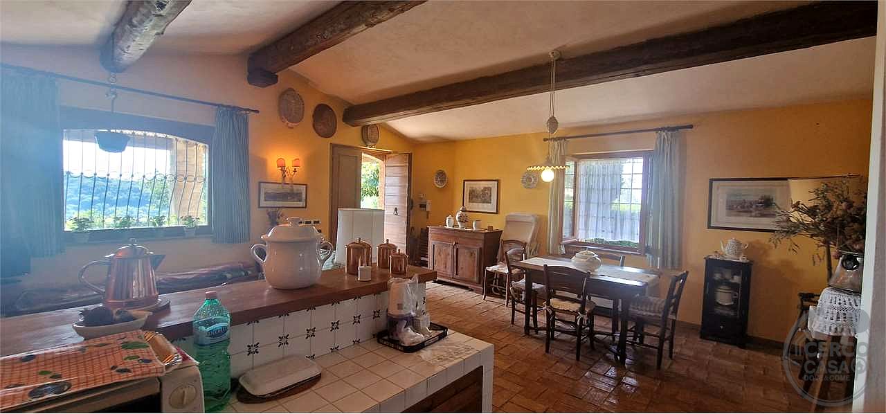 GUALDO CATTANEO - POZZO - CASALE IN PIETRA CON GIARDINO