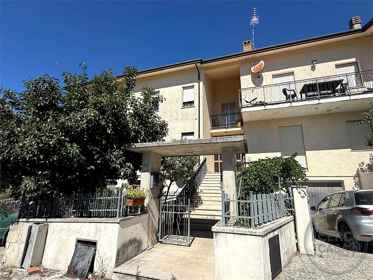 NOCERA UMBRA - APPARTAMENTO CON GIARDINO E GARAGE