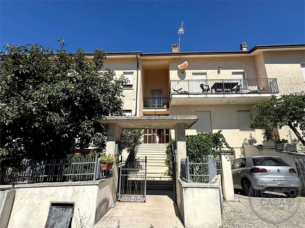 NOCERA UMBRA - APPARTAMENTO CON GIARDINO E GARAGE