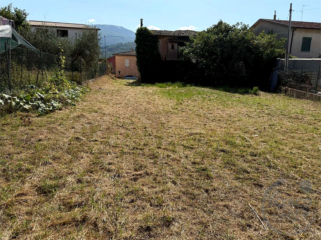 FOLIGNO - PORZIONE DI CASALE CON GIARDINO
