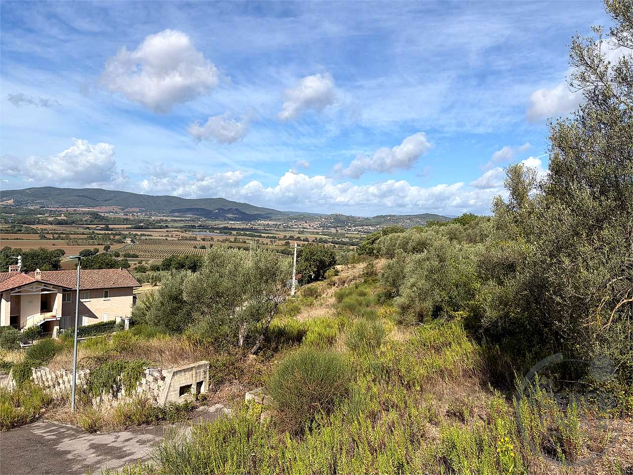 CORCIANO - SAN MARIANO - TERRENO EDIFICABILE