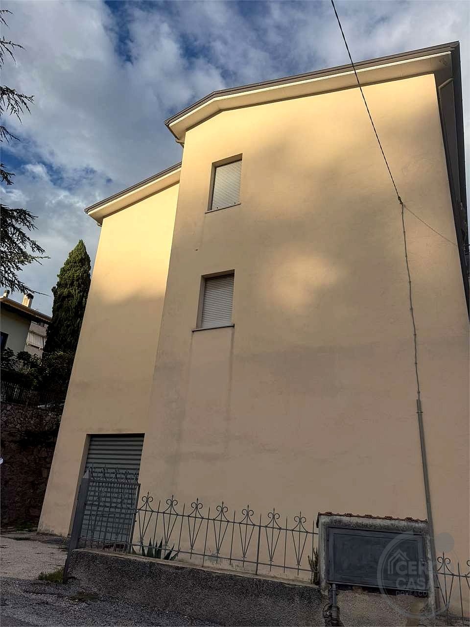 NOCERA UMBRA - APPARTAMENTO CON GARAGE