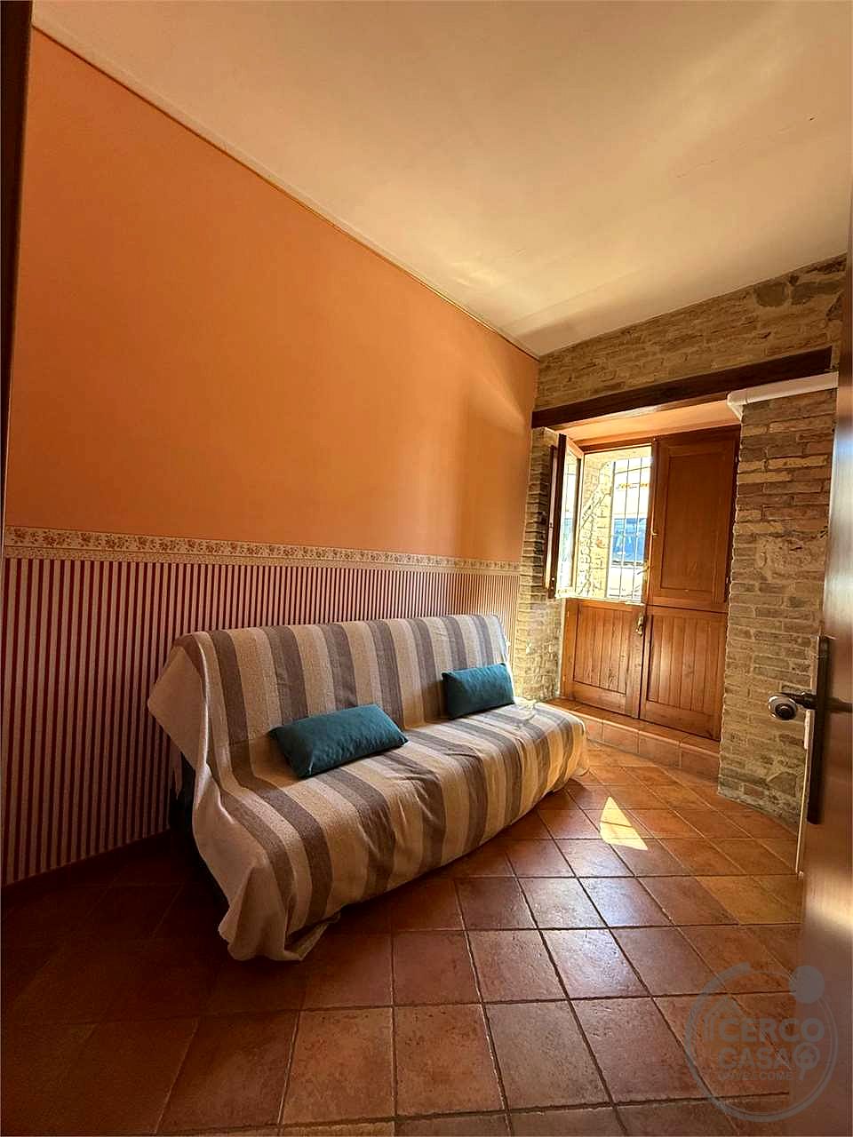 ASSISI - CASTELNUOVO - APPARTAMENTO AL PIANO TERRA