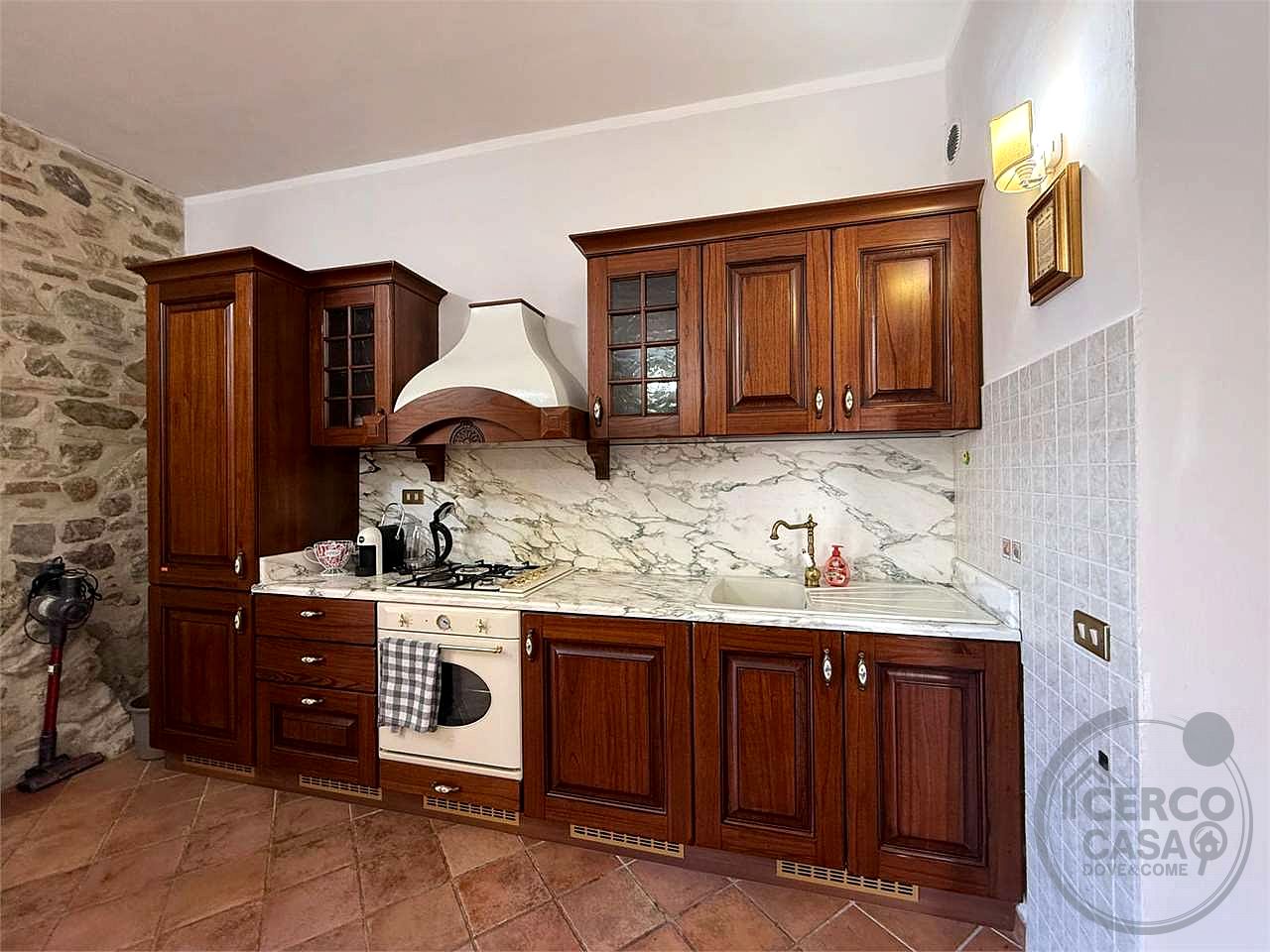 ASSISI - CASTELNUOVO - APPARTAMENTO AL PIANO TERRA