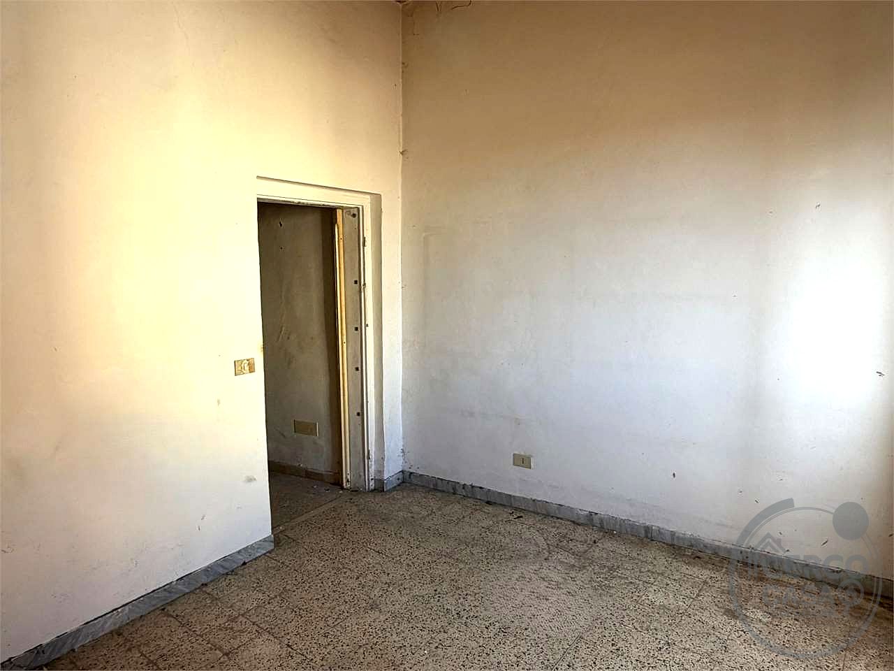 PERUGIA - CORSO CAVOUR - APPARTAMENTO IN FASE DI RISTRUTTURAZIONE