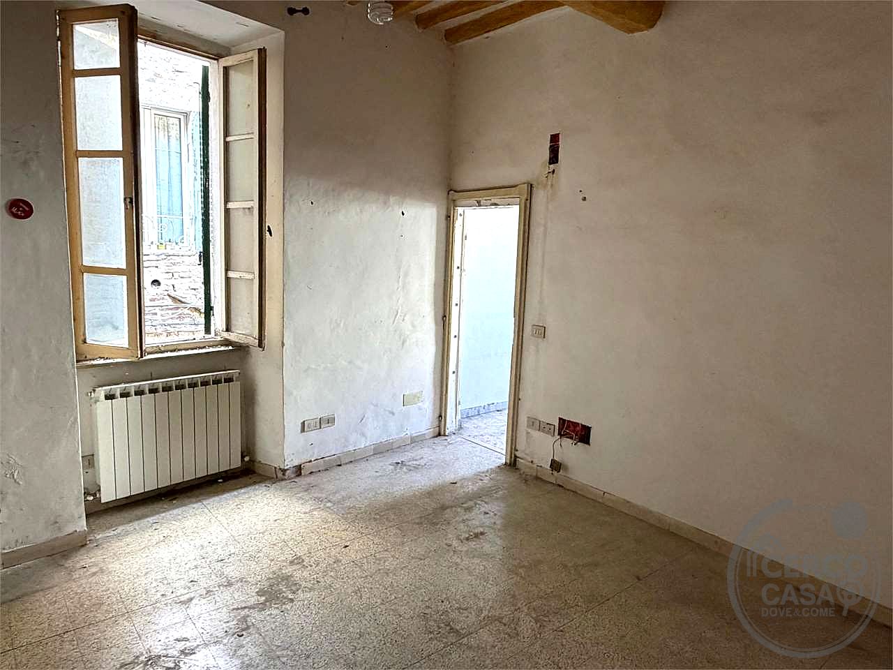 PERUGIA - CORSO CAVOUR - APPARTAMENTO IN FASE DI RISTRUTTURAZIONE