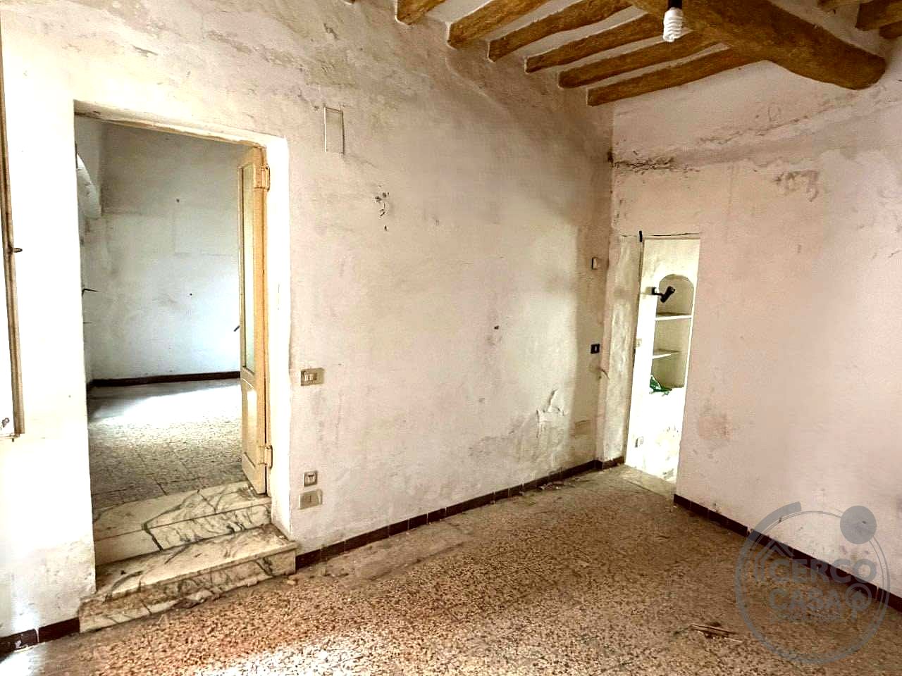 PERUGIA - CORSO CAVOUR - APPARTAMENTO IN FASE DI RISTRUTTURAZIONE