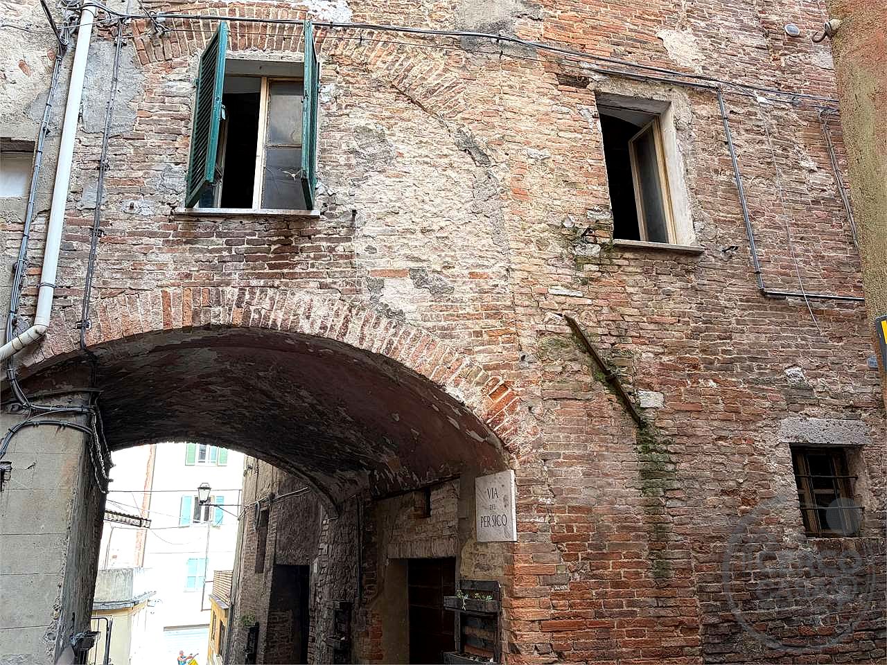 PERUGIA - CORSO CAVOUR - APPARTAMENTO IN FASE DI RISTRUTTURAZIONE