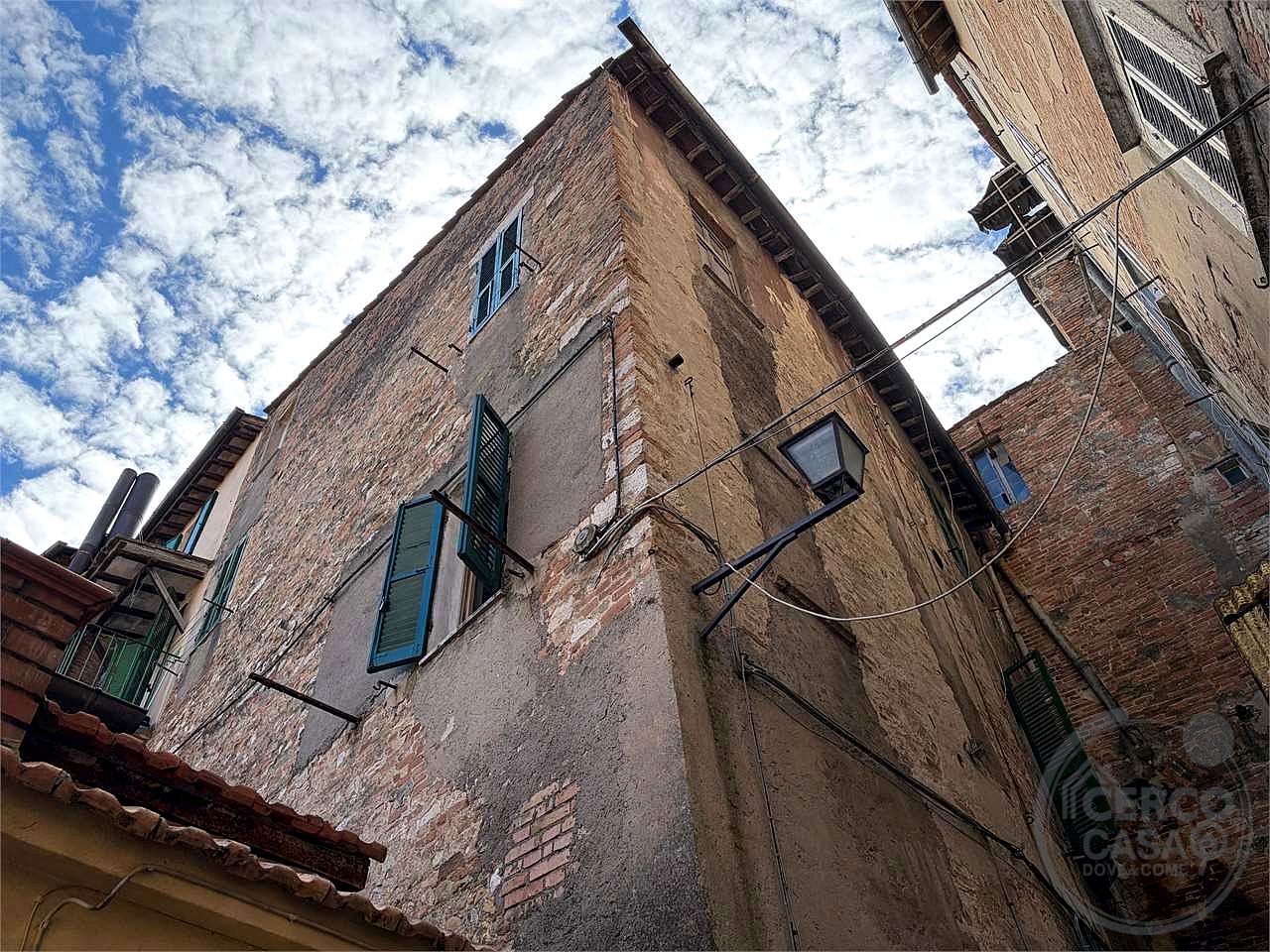 PERUGIA - CORSO CAVOUR - APPARTAMENTO IN FASE DI RISTRUTTURAZIONE
