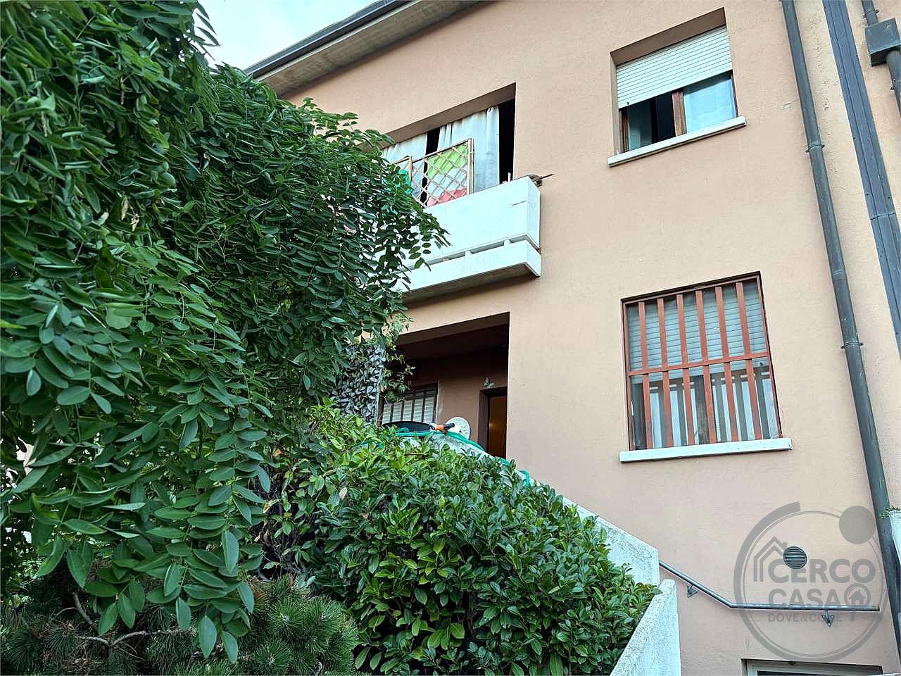 PERUGIA - PONTE FELCINO - VILLA A SCHIERA CON GIARDINO