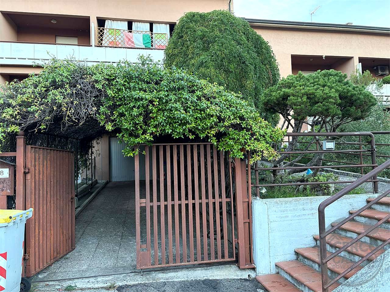 PERUGIA - PONTE FELCINO - VILLA A SCHIERA CON GIARDINO
