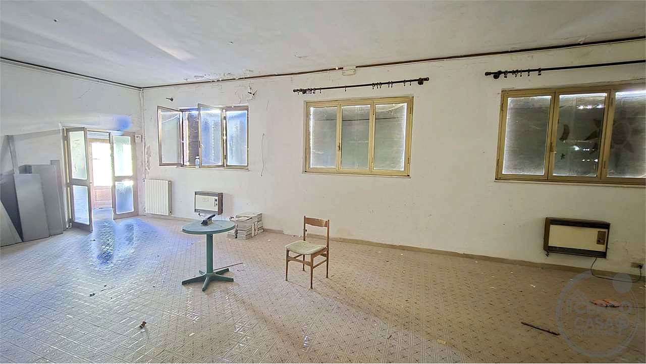 COMPLESSO IMMOBILIARE DI CIRCA 700 MQ – CAMBIO DI DESTINAZIONE D'USO GIÀ APPROVATO