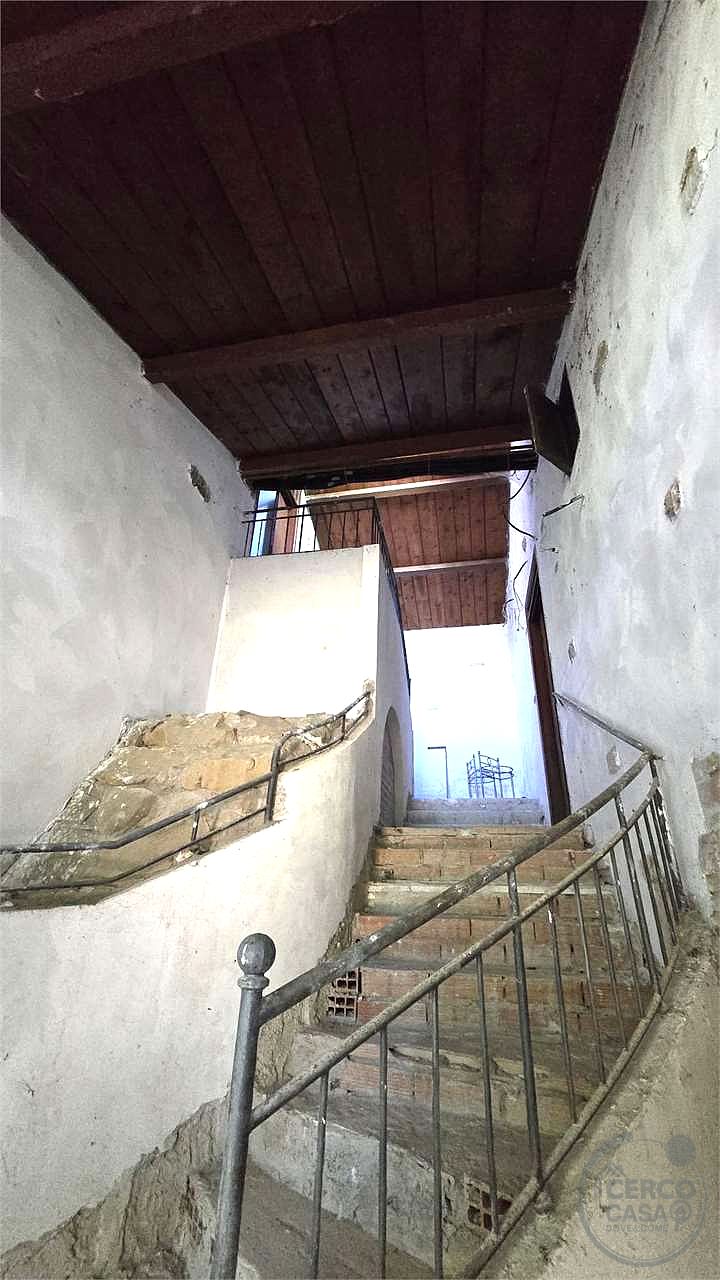 COMPLESSO IMMOBILIARE DI CIRCA 700 MQ – CAMBIO DI DESTINAZIONE D'USO GIÀ APPROVATO