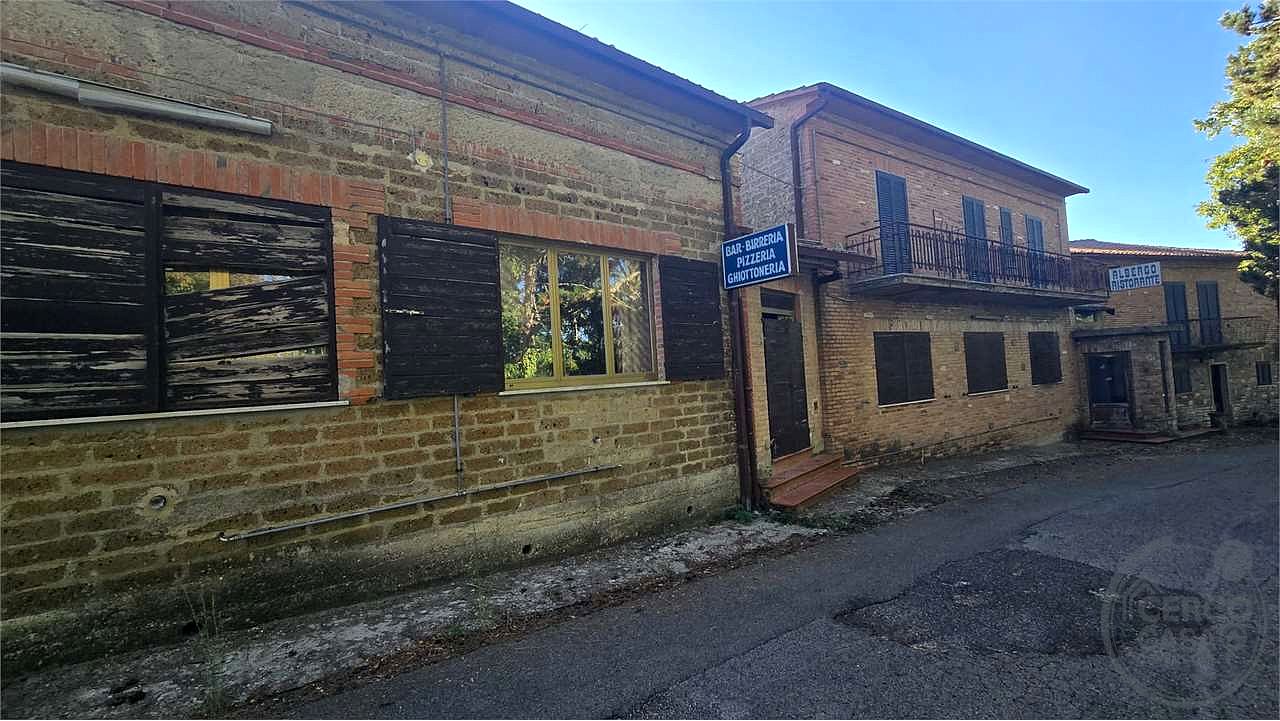 COMPLESSO IMMOBILIARE DI CIRCA 700 MQ – CAMBIO DI DESTINAZIONE D'USO GIÀ APPROVATO