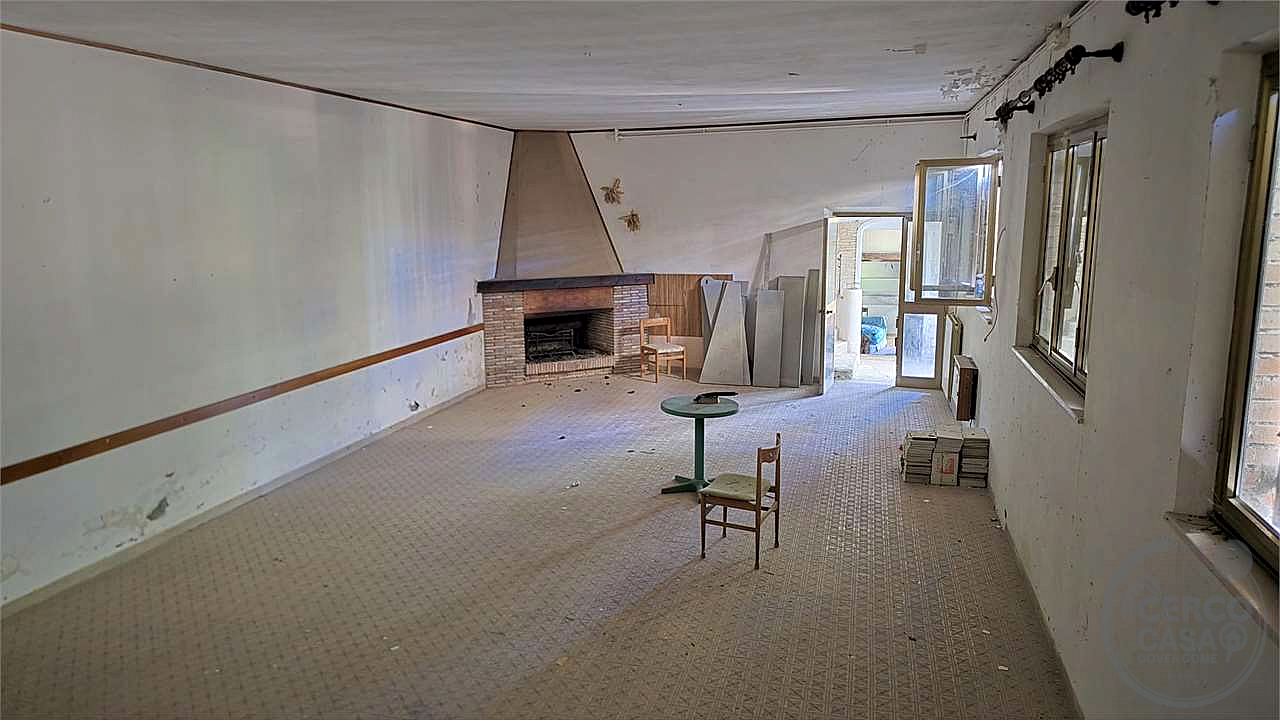 COMPLESSO IMMOBILIARE DI CIRCA 700 MQ – CAMBIO DI DESTINAZIONE D'USO GIÀ APPROVATO