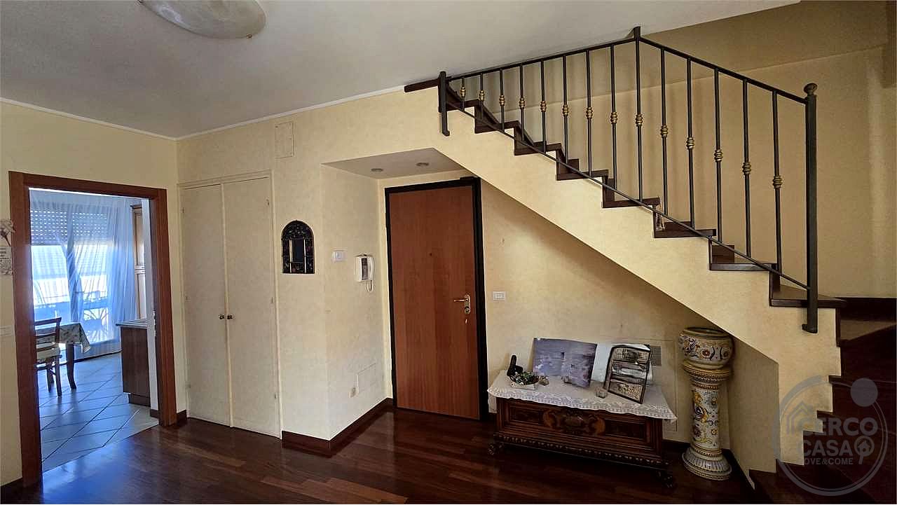 CAMERA CON BAGNO PRIVATO IN APPARTAMENTO DUPLEX CONDIVISO