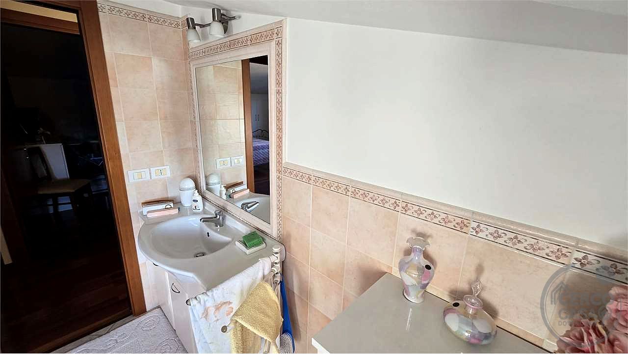 CAMERA CON BAGNO PRIVATO IN APPARTAMENTO DUPLEX CONDIVISO