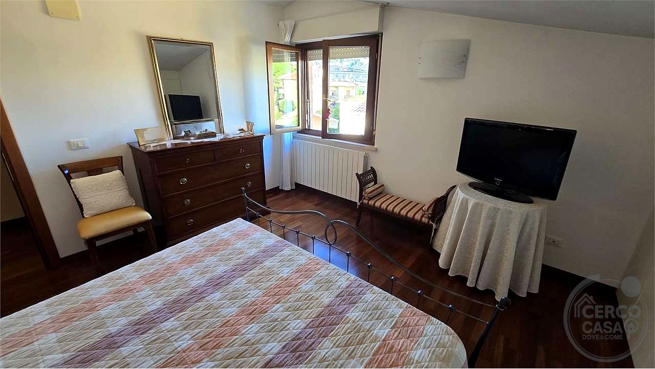 CAMERA CON BAGNO PRIVATO IN APPARTAMENTO DUPLEX CONDIVISO