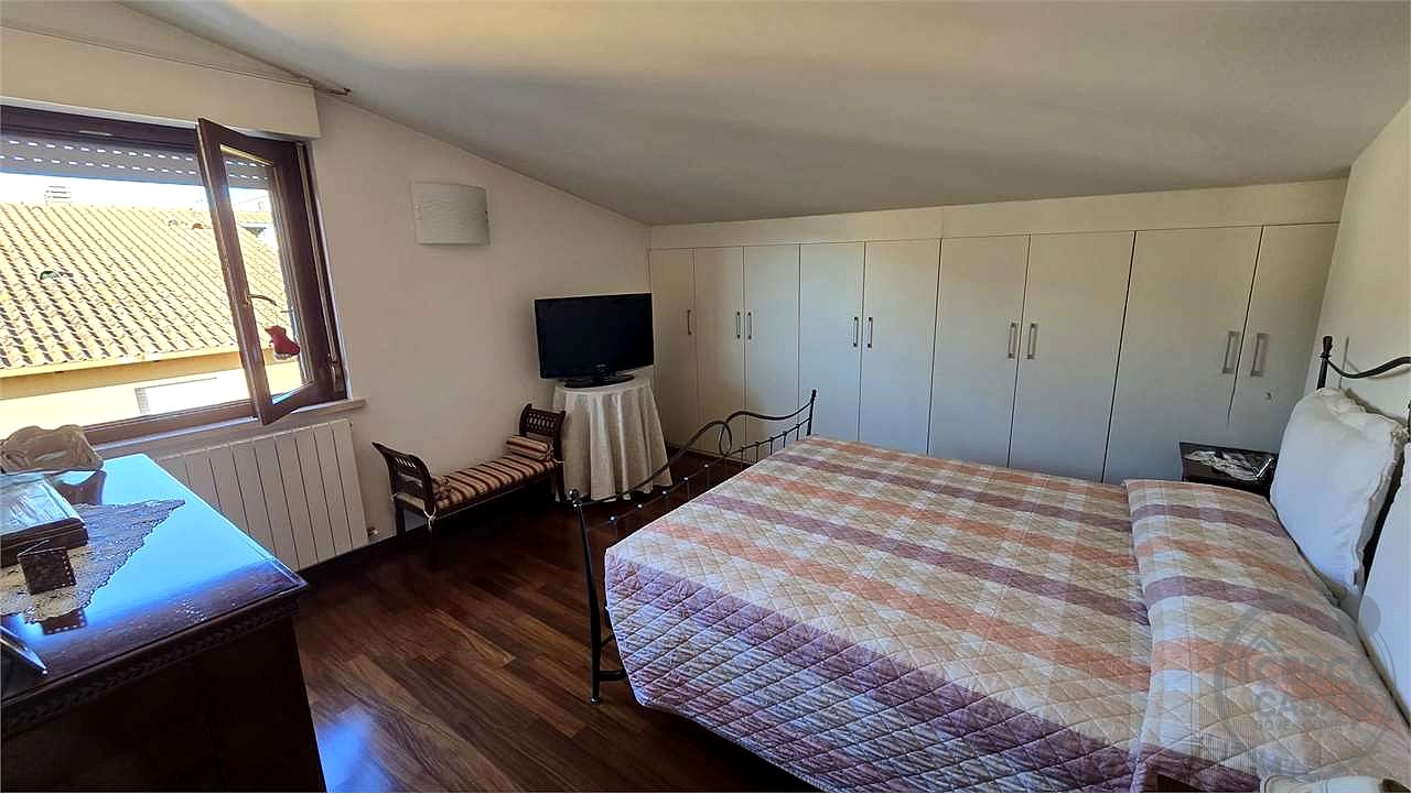 CAMERA CON BAGNO PRIVATO IN APPARTAMENTO DUPLEX CONDIVISO